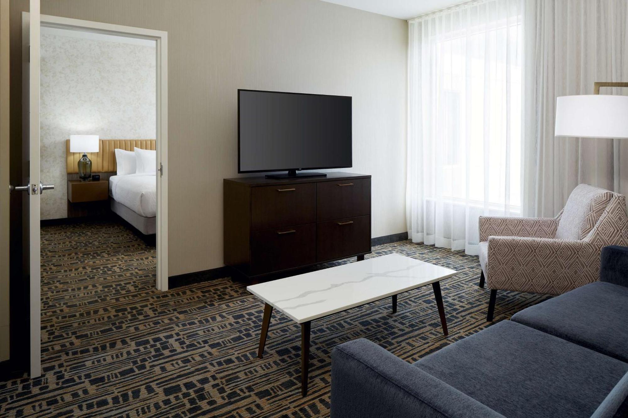 Hotel Homewood By Hilton Midtown Montreal