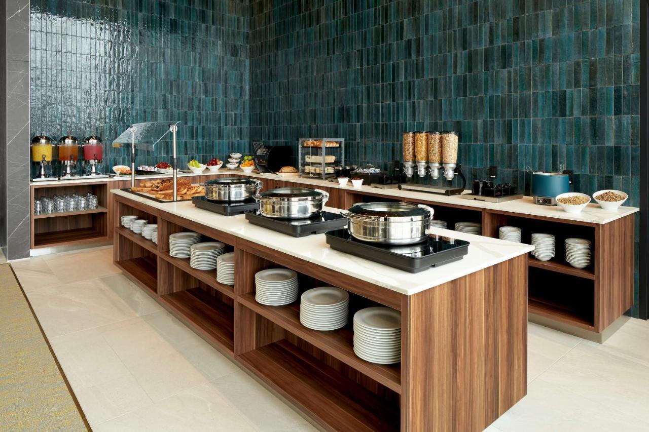 Hotel Homewood By Hilton Midtown Montreal