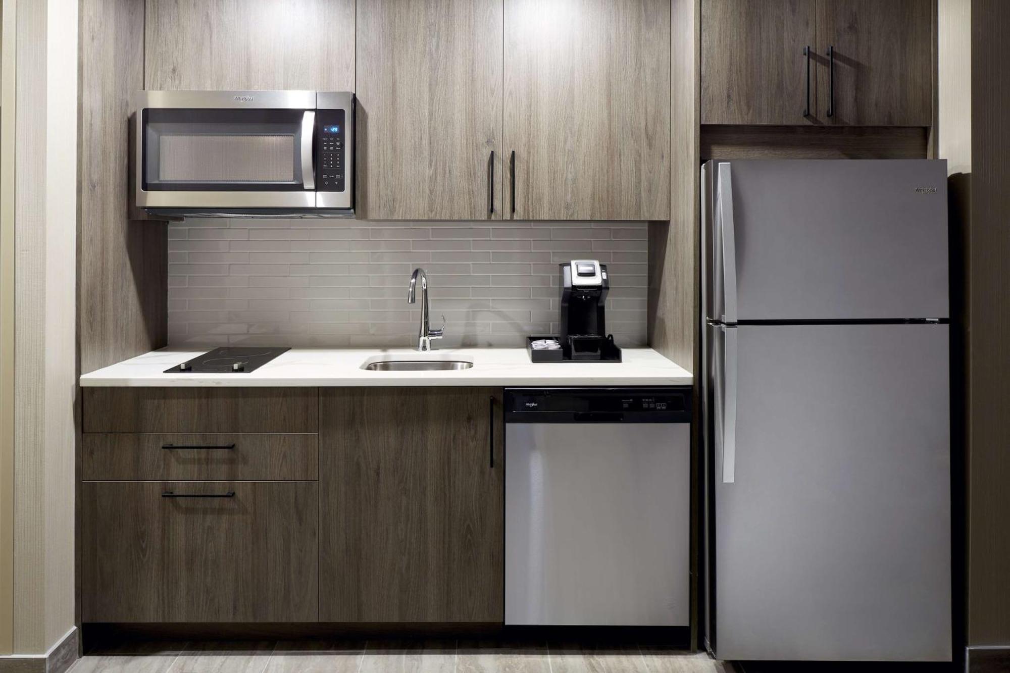 Homewood By Hilton Midtown Hotel Montreal